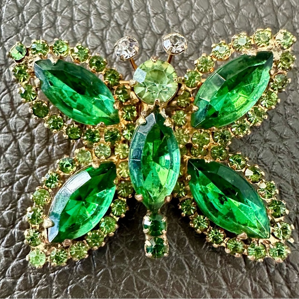 Source Unknown Emerald Green Butterfly Brooch - image 2